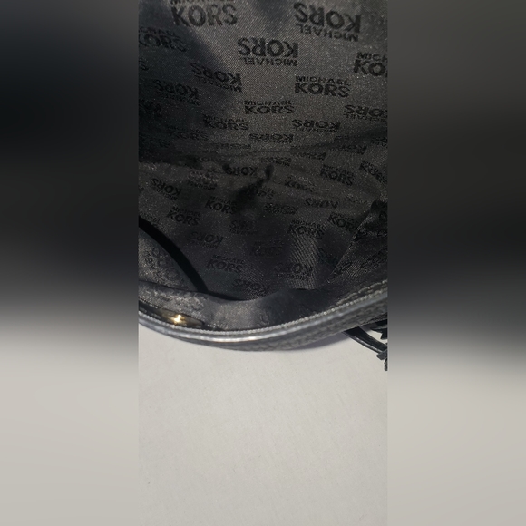 Michael Kors Bedford Tassle Bag Black Pebbled Leather with Matching Wristlet - Picture 7 of 11